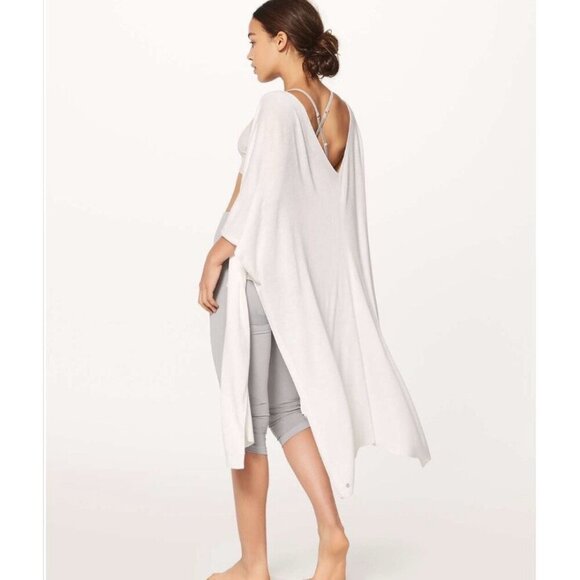 Lululemon Heart Opener Meditation Cloak Taryn Toomey White OS Wrap Cardi Read - Picture 8 of 9